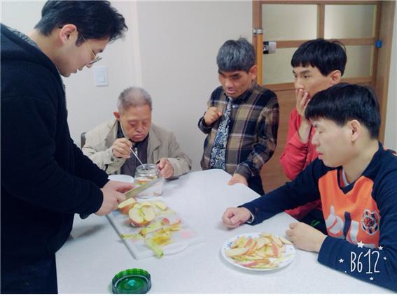 de44aff4a4539f09012ee99097bd7ae9_1487645