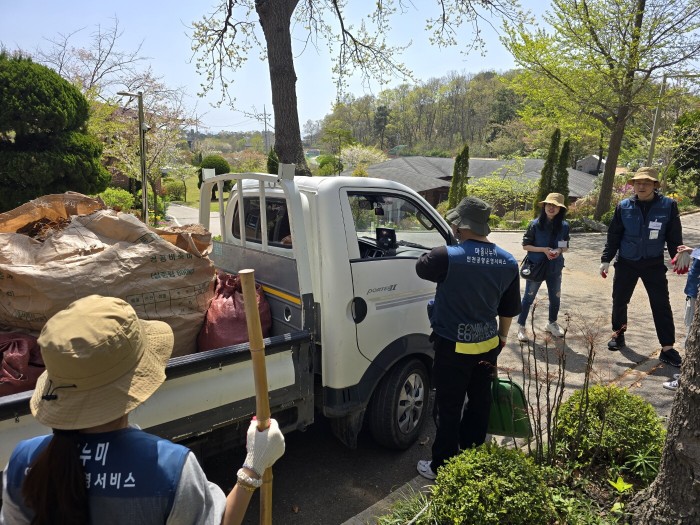 81f7ecb2fbaea77e50b345956e33f4b4_1713855