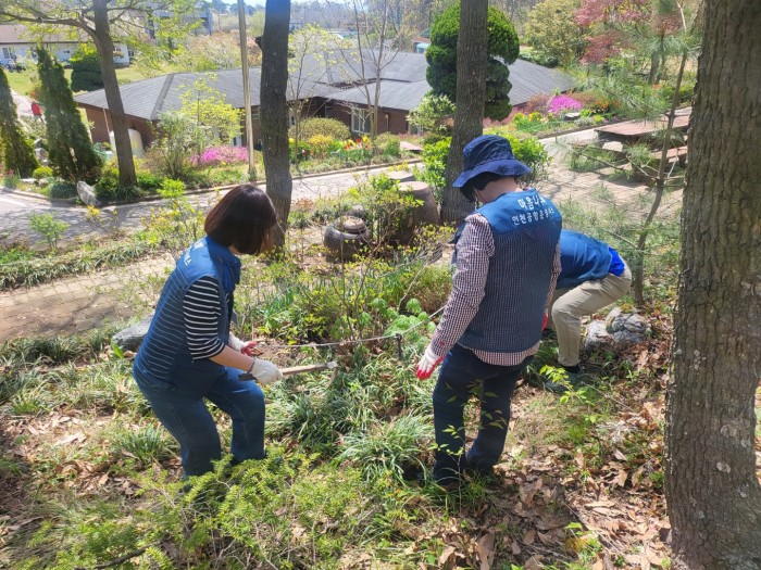 81f7ecb2fbaea77e50b345956e33f4b4_1713855