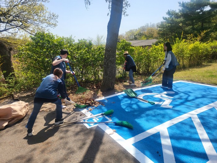 81f7ecb2fbaea77e50b345956e33f4b4_1713855